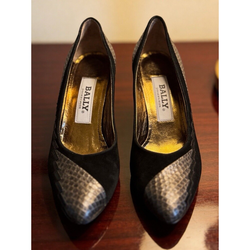 Bally Pumps Black Suede Snake-skin embossed, gold lining